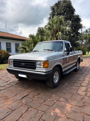 FORD F-1000 3.9 SUPER SÉRIE 4X2 CS 8V TURBO DIESEL 2P MANUAL