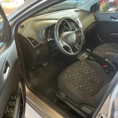 HYUNDAI-HB20-2016