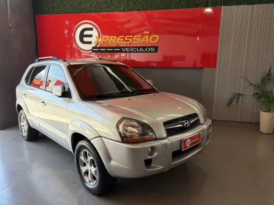 HYUNDAI TUCSON 2.0 MPFI GLS 16V 143CV 2WD GASOLINA 4P AUTOMÁTICO