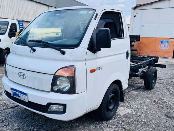 HYUNDAI HR 2.5 LONGO SEM CAÇAMBA 4X2 16V 130CV TURBO INTERCOOLER DIESEL 2P MANUAL