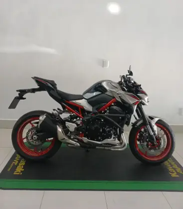 KAWASAKI Z900 