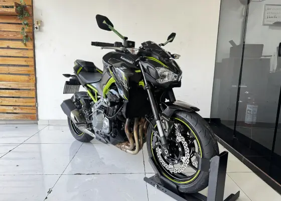 KAWASAKI Z900 