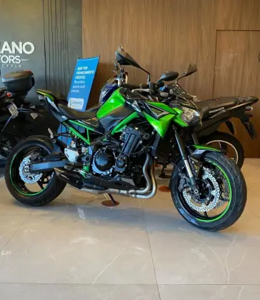 KAWASAKI Z900 