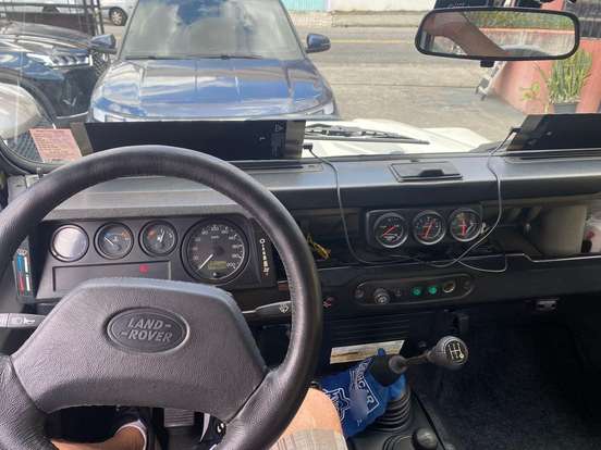 LAND ROVER-DEFENDER-2001