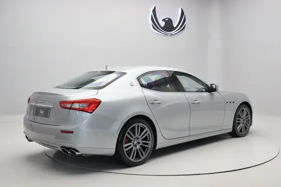 /en/city/cate-car-used-car/maserati-ghibli-2014-3-0-v6-turbo-gasoline-s-q4-automatic-41509795409299456/-4