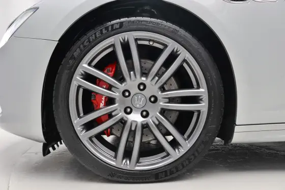 /en/city/cate-car-used-car/maserati-ghibli-2014-3-0-v6-turbo-gasoline-s-q4-automatic-41509795409299456/-11