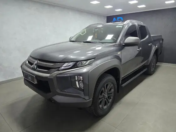 MITSUBISHI L200 TRITON 2.4 16V TURBO DIESEL SPORT OUTDOOR PLUS CD 4P 4X4 AUTOMÁTICO