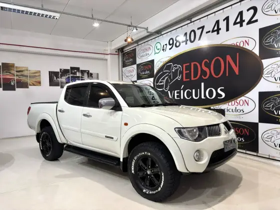 MITSUBISHI L200 TRITON 3.2 HPE 4X4 CD 16V TURBO INTERCOOLER DIESEL 4P AUTOMÁTICO