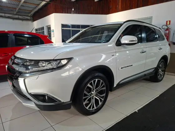 MITSUBISHI OUTLANDER 3.0 GT 4X4 V6 24V GASOLINA 4P AUTOMÁTICO