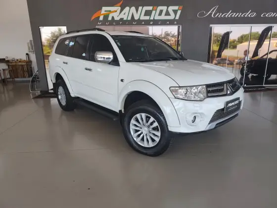 MITSUBISHI PAJERO 3.2 HPE 4X4 7 LUGARES 16V TURBO INTERCOOLER DIESEL 4P AUTOMÁTICO