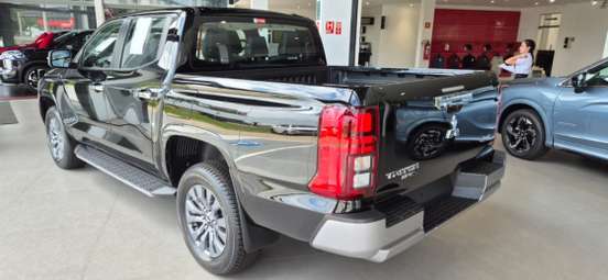 MITSUBISHI-TRITON-2.4 BITURBO DIESEL CD HPE-S 4X4 AUTOMÁTICO MITSUBISHI-TRITON-2025