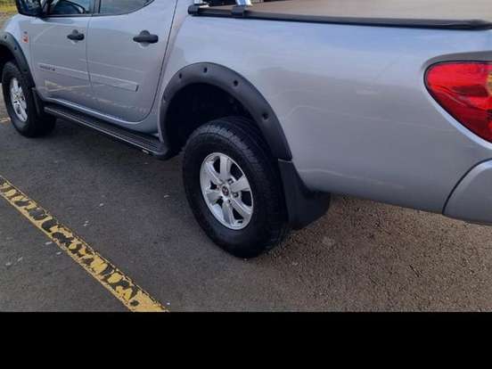 MITSUBISHI-L200 TRITON-3.2 GLX 4X4 CD 16V TURBO INTERCOLER DIESEL 4P MANUAL MITSUBISHI-L200 TRITON-2015