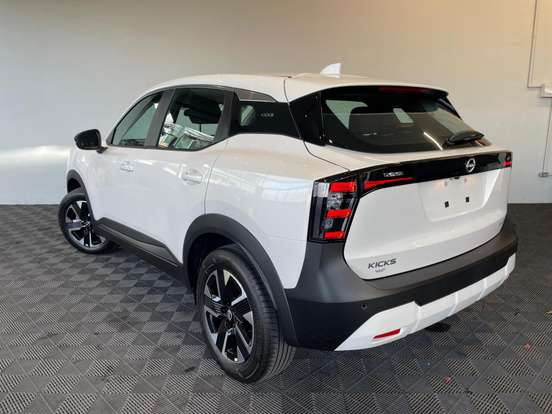 NISSAN-KICKS-2025