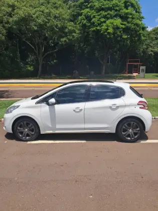 PEUGEOT 208 1.6 GRIFFE 16V FLEX 4P AUTOMÁTICO