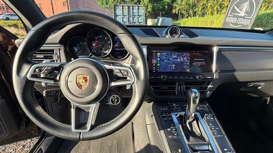 PORSCHE-MACAN-2021