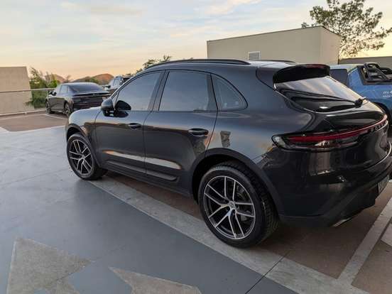 PORSCHE-MACAN-2023