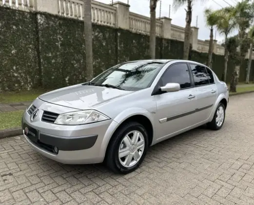 RENAULT MEGANE 2.0 DYNAMIQUE SEDAN 16V GASOLINA 4P AUTOMÁTICO