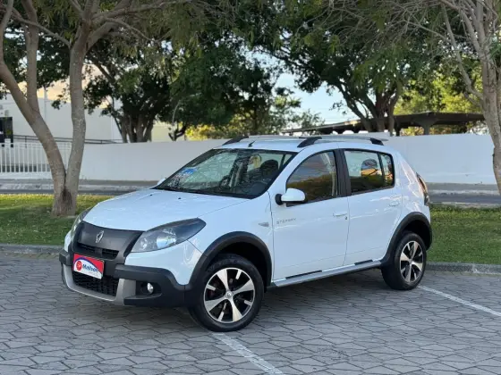 RENAULT SANDERO 1.6 STEPWAY 16V FLEX 4P AUTOMÁTICO