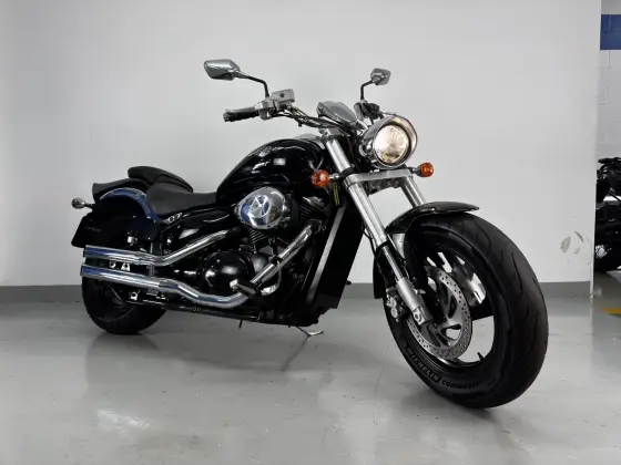 SUZUKI BOULEVARD M800 