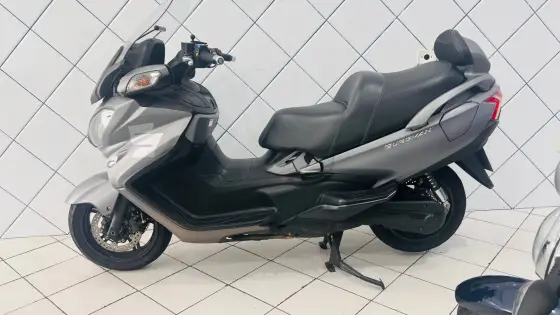 SUZUKI BURGMAN 650 EXECUTIVE 