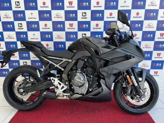 SUZUKI GSX-8R 