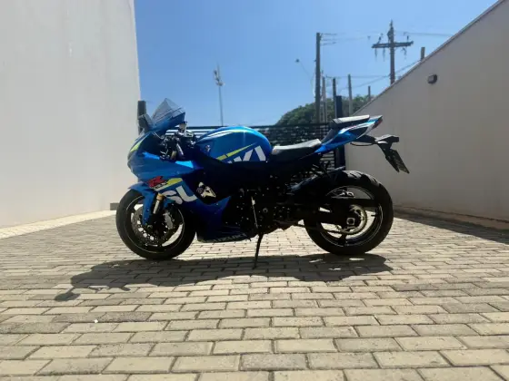 SUZUKI GSX-R750 