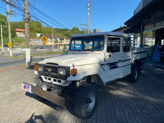 TOYOTA BANDEIRANTE 3.7 BJ50LV-B 4X4 CHASSI LONGO DIESEL 2P MANUAL