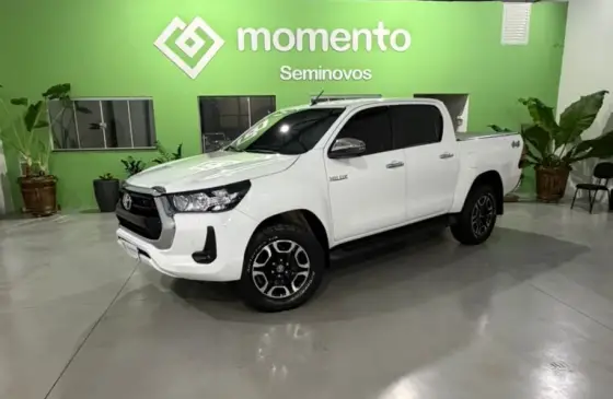 TOYOTA HILUX 2.8 D-4D TURBO DIESEL CD SRV 4X4 AUTOMÁTICO