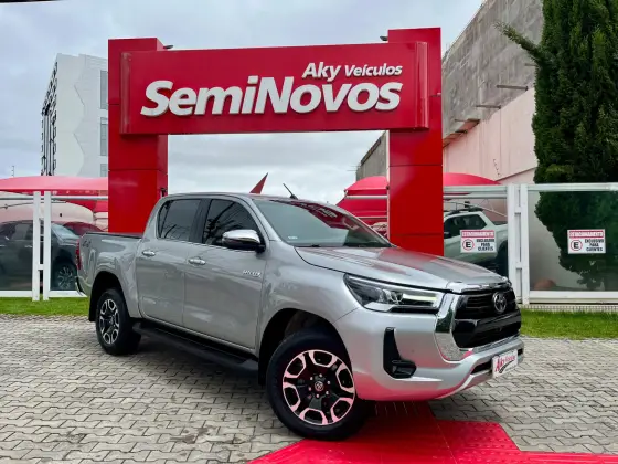 TOYOTA HILUX 2.8 D-4D TURBO DIESEL CD SRX 4X4 AUTOMÁTICO
