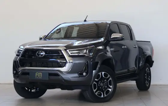 TOYOTA HILUX 2.8 D-4D TURBO DIESEL CD SRX PLUS 4X4 AUTOMÁTICO