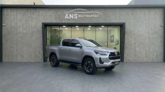 TOYOTA-HILUX-2021