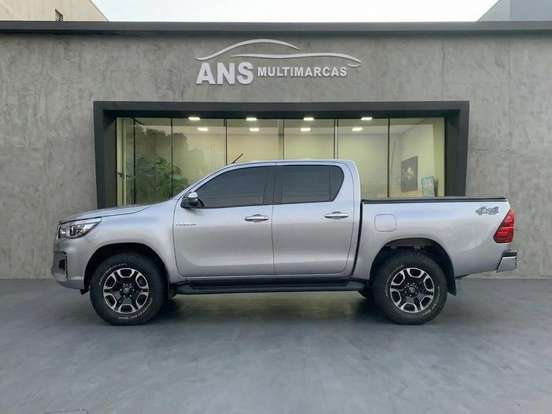TOYOTA-HILUX-2.8 D-4D TURBO DIESEL CD SRV 4X4 AUTOMÁTICO TOYOTA-HILUX-2021