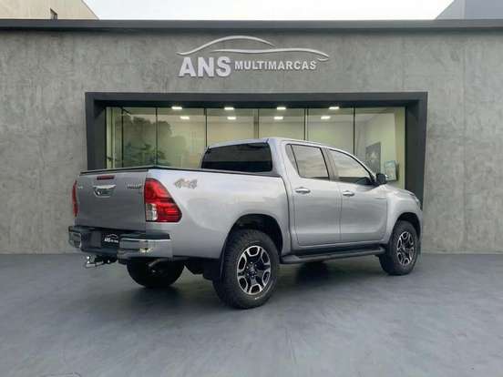 TOYOTA-HILUX-2.8 D-4D TURBO DIESEL CD SRV 4X4 AUTOMÁTICO TOYOTA-HILUX-2021