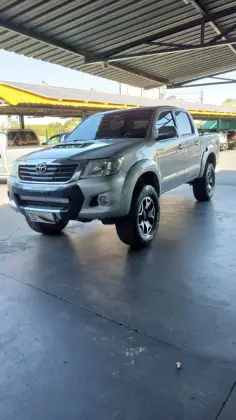 TOYOTA HILUX 3.0 SRV 4X4 CD 16V TURBO INTERCOOLER DIESEL 4P AUTOMÁTICO