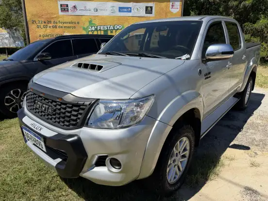 TOYOTA-HILUX-2011