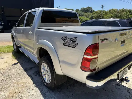 TOYOTA-HILUX-3.0 SRV 4X4 CD 16V TURBO INTERCOOLER DIESEL 4P MANUAL TOYOTA-HILUX-2011