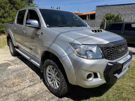TOYOTA-HILUX-2011