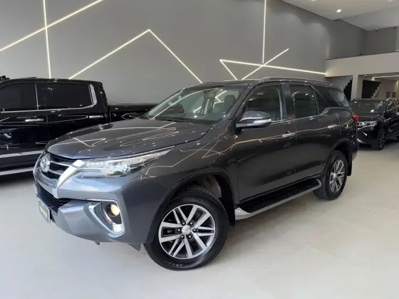 TOYOTA HILUX SW4 2.8 SRX 4X4 16V TURBO INTERCOOLER DIESEL 4P AUTOMÁTICO