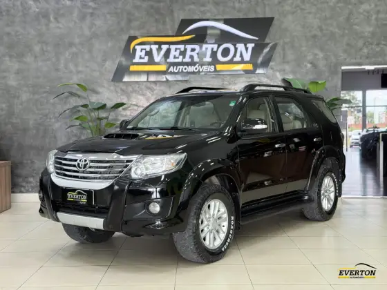 TOYOTA HILUX SW4 3.0 SRV 4X4 7 LUGARES 16V TURBO INTERCOOLER DIESEL 4P AUTOMÁTICO