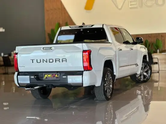 TOYOTA-TUNDRA-2023