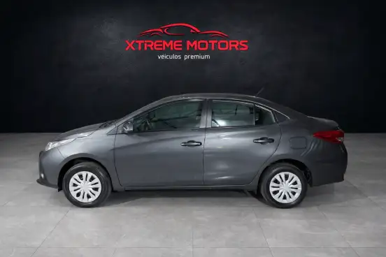 TOYOTA-YARIS-2025