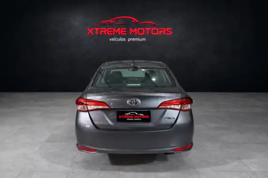 TOYOTA-YARIS-2025