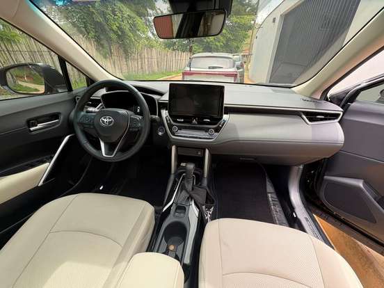 TOYOTA-COROLLA CROSS-2024