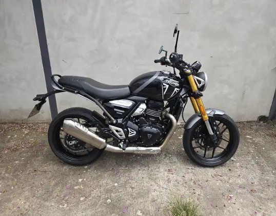TRIUMPH SPEED 400 