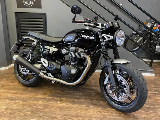 TRIUMPH SPEED TWIN 