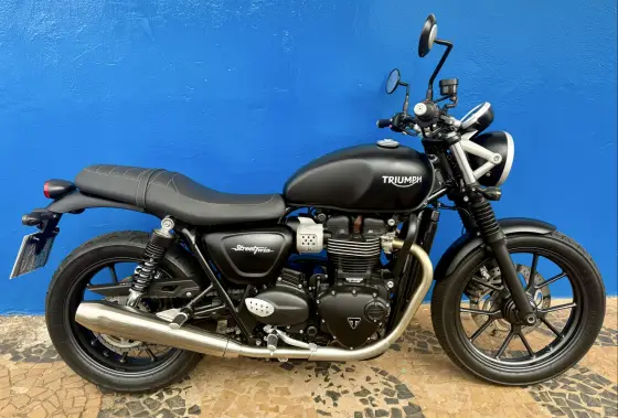 TRIUMPH STREET TWIN 