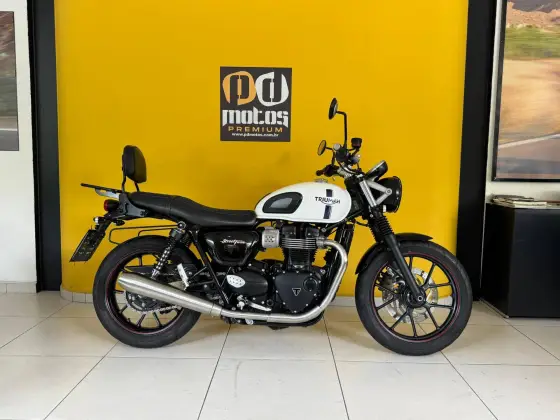 TRIUMPH STREET TWIN 