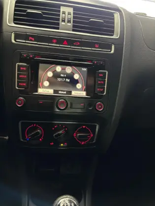 VOLKSWAGEN FOX 1.6 MSI HIGHLINE 16V FLEX 4P MANUAL
