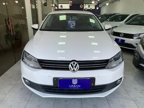 VOLKSWAGEN JETTA 2.0 COMFORTLINE FLEX 4P TIPTRONIC