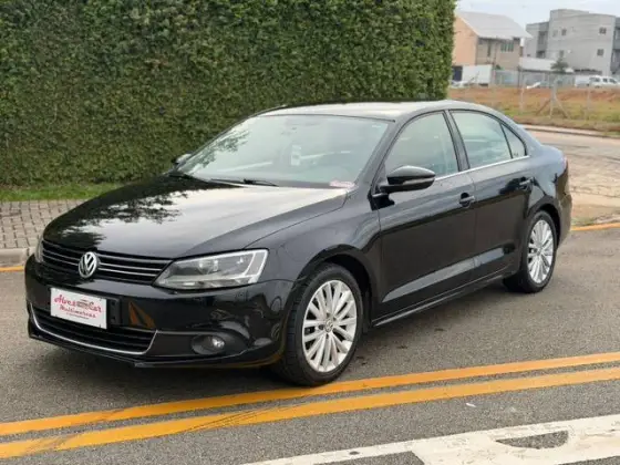 VOLKSWAGEN JETTA 2.0 COMFORTLINE FLEX 4P TIPTRONIC